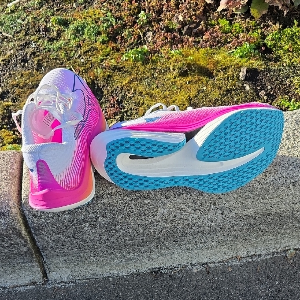 Mizuno Wave Rebellion Pro Women's Pink and White Athletic Shoes. Sz 7 - Picture 5 of 10